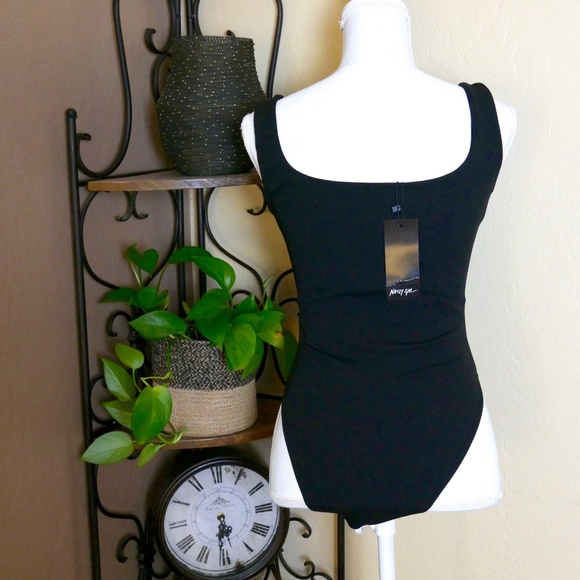 NASTY GAL NWT Black Bodysuit V Size 2 - Picture 5 of 8